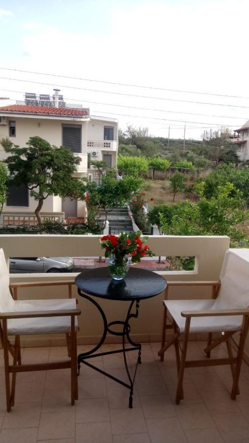 Phoeve Apt-Lovely 1-Br Rental Near The Beach Kalathas Exteriér fotografie