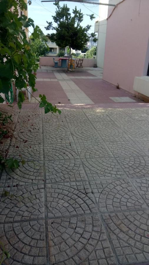 Phoeve Apt-Lovely 1-Br Rental Near The Beach Kalathas Exteriér fotografie