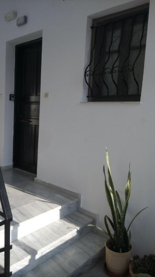 Phoeve Apt-Lovely 1-Br Rental Near The Beach Kalathas Exteriér fotografie
