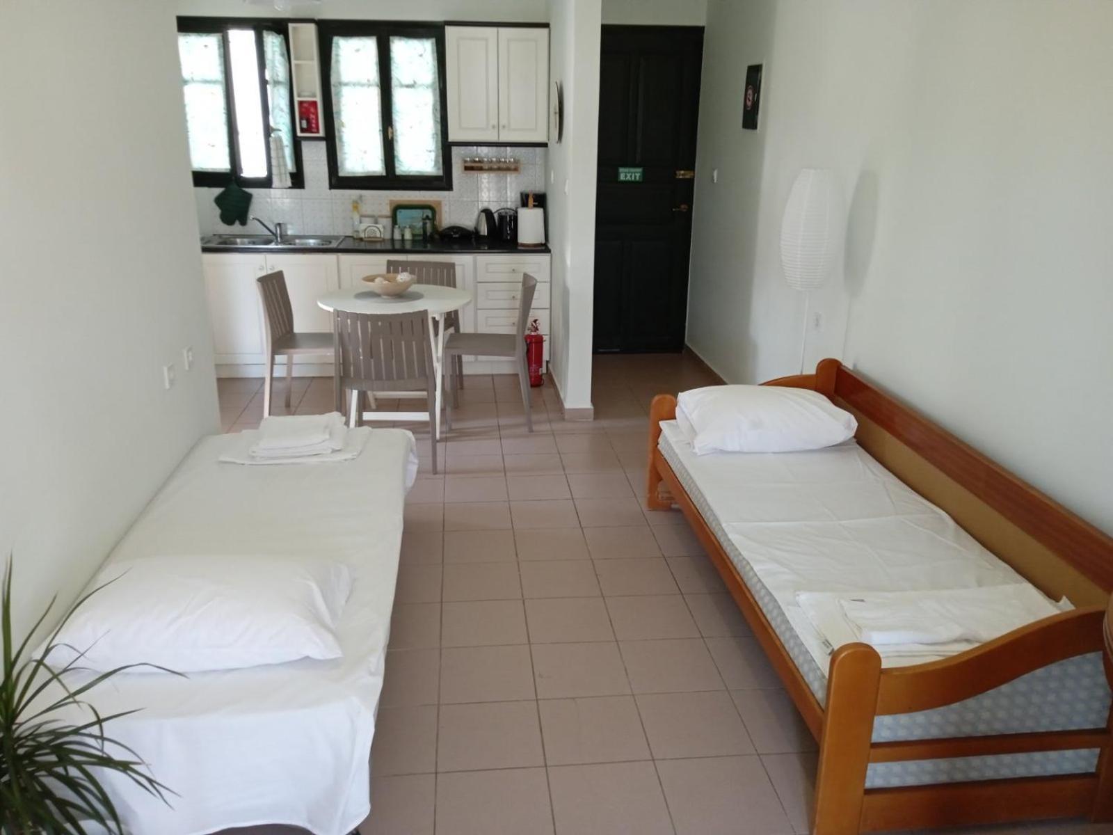 Phoeve Apt-Lovely 1-Br Rental Near The Beach Kalathas Exteriér fotografie