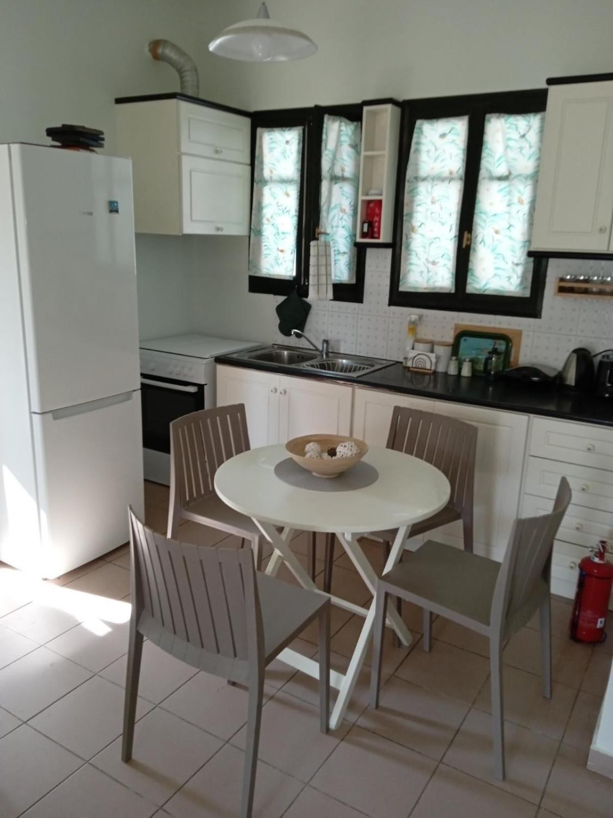 Phoeve Apt-Lovely 1-Br Rental Near The Beach Kalathas Exteriér fotografie