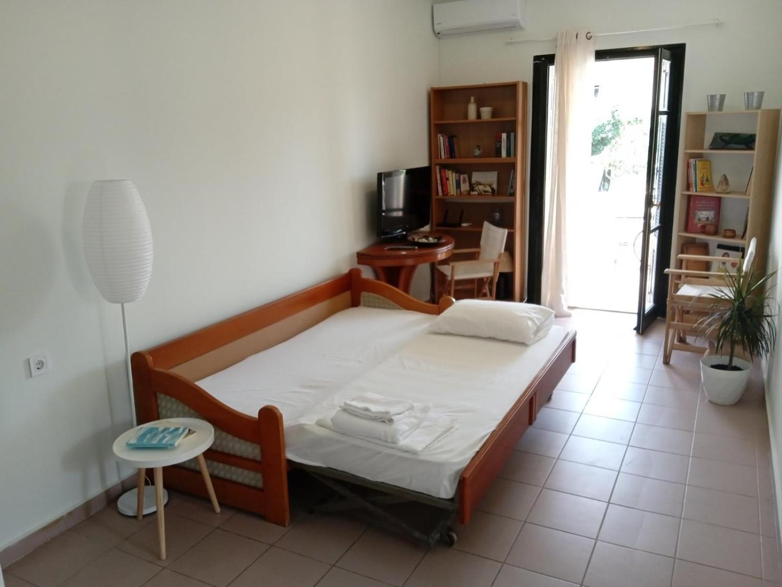 Phoeve Apt-Lovely 1-Br Rental Near The Beach Kalathas Exteriér fotografie